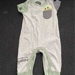 Star war baby onsie